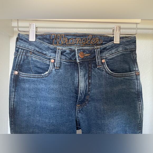 WOMEN'S WRANGLER RETRO® MAE MID RISE BOOTCUT JEAN - Picture 5 of 9